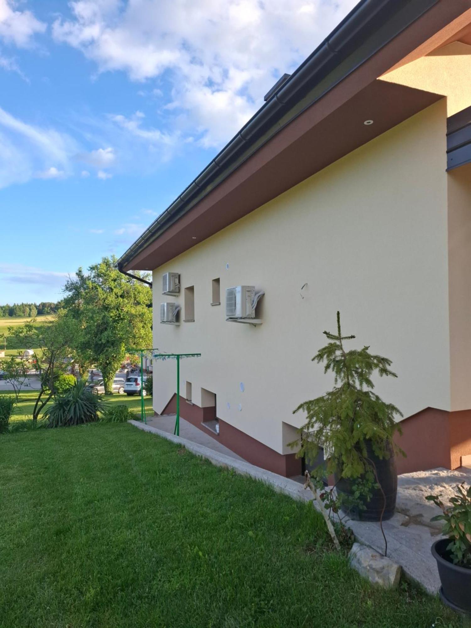 Luxury Apartment Ana With Hot Tub Visnja Gora Bagian luar foto