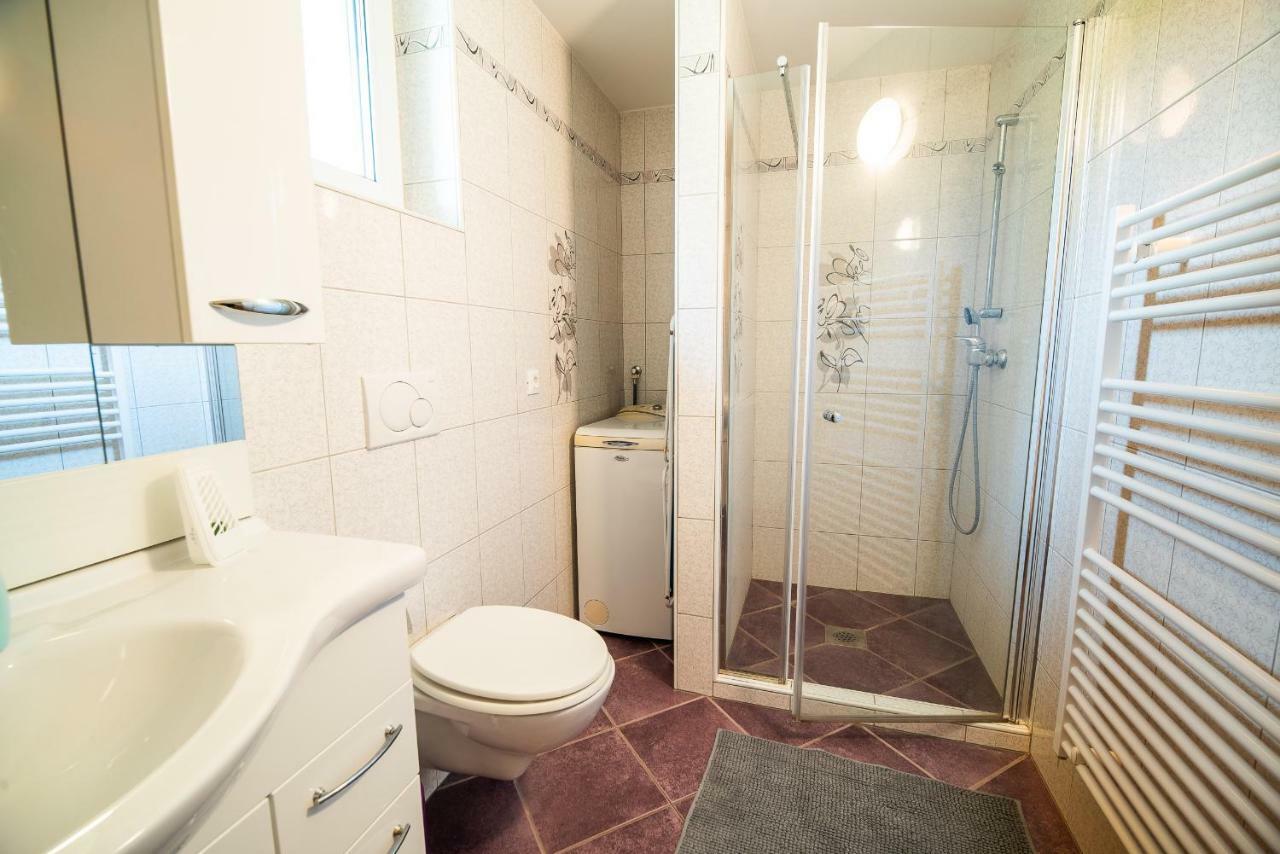 Luxury Apartment Ana With Hot Tub Visnja Gora Bagian luar foto